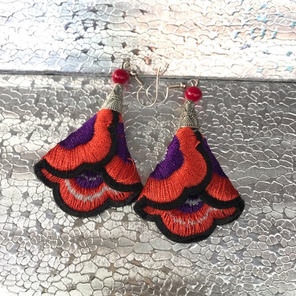 🌸Embroided hand made earings🌸2 for $11🌸 - Picture 3 of 3